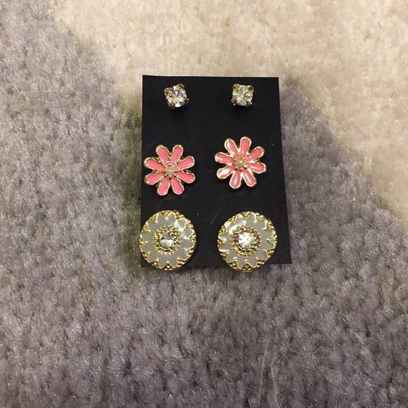 ☀️🌸Stud Earing Set - Picture 3 of 3